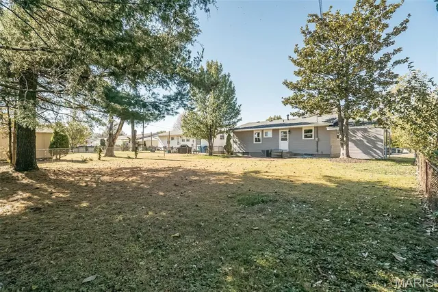 $1,900 | 11352 Revere Lane, St. Louis, MO 63128