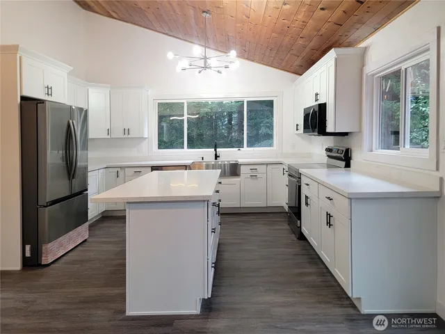 $1,099,990 | 13721 409th Avenue Southeast, North Bend, WA 98045