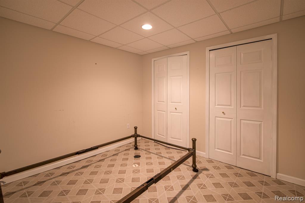 1260 Churchill Circle Rochester, MI 48307 - Photo 25 of 37