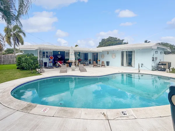 $4,500 | 100 Southwest 17th Street, Pompano Beach, FL 33060