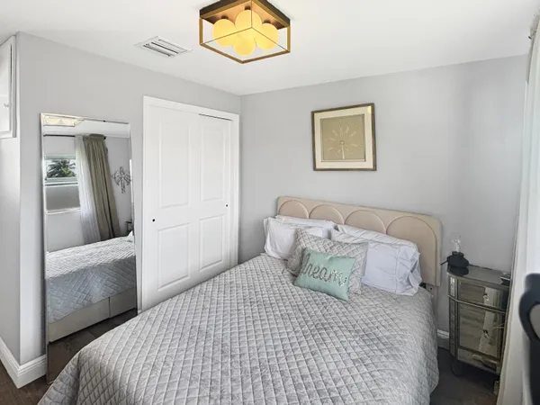 $4,500 | 100 Southwest 17th Street, Pompano Beach, FL 33060