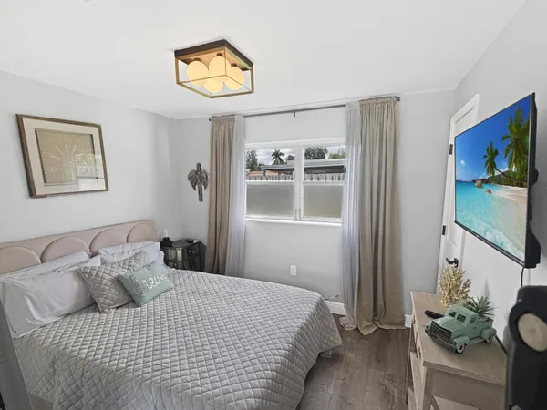 $4,500 | 100 Southwest 17th Street, Pompano Beach, FL 33060