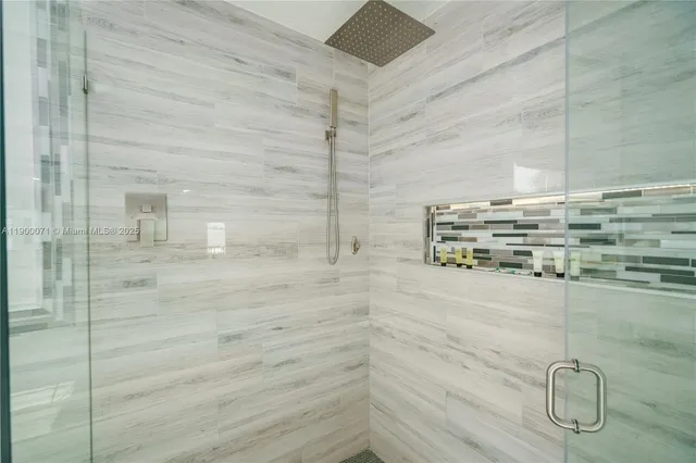 a view of a dinning table and chairs in patio