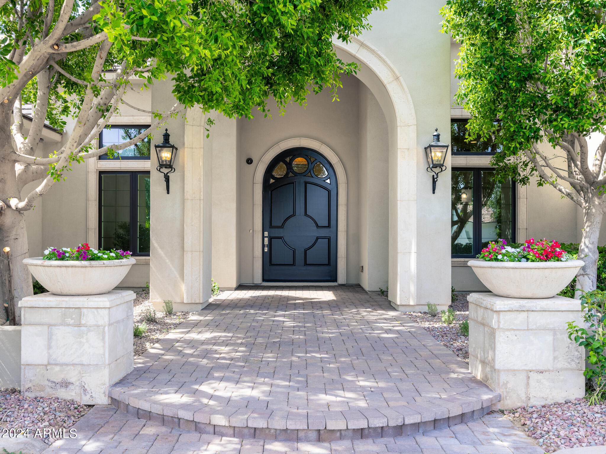 a house view with a outdoor space
