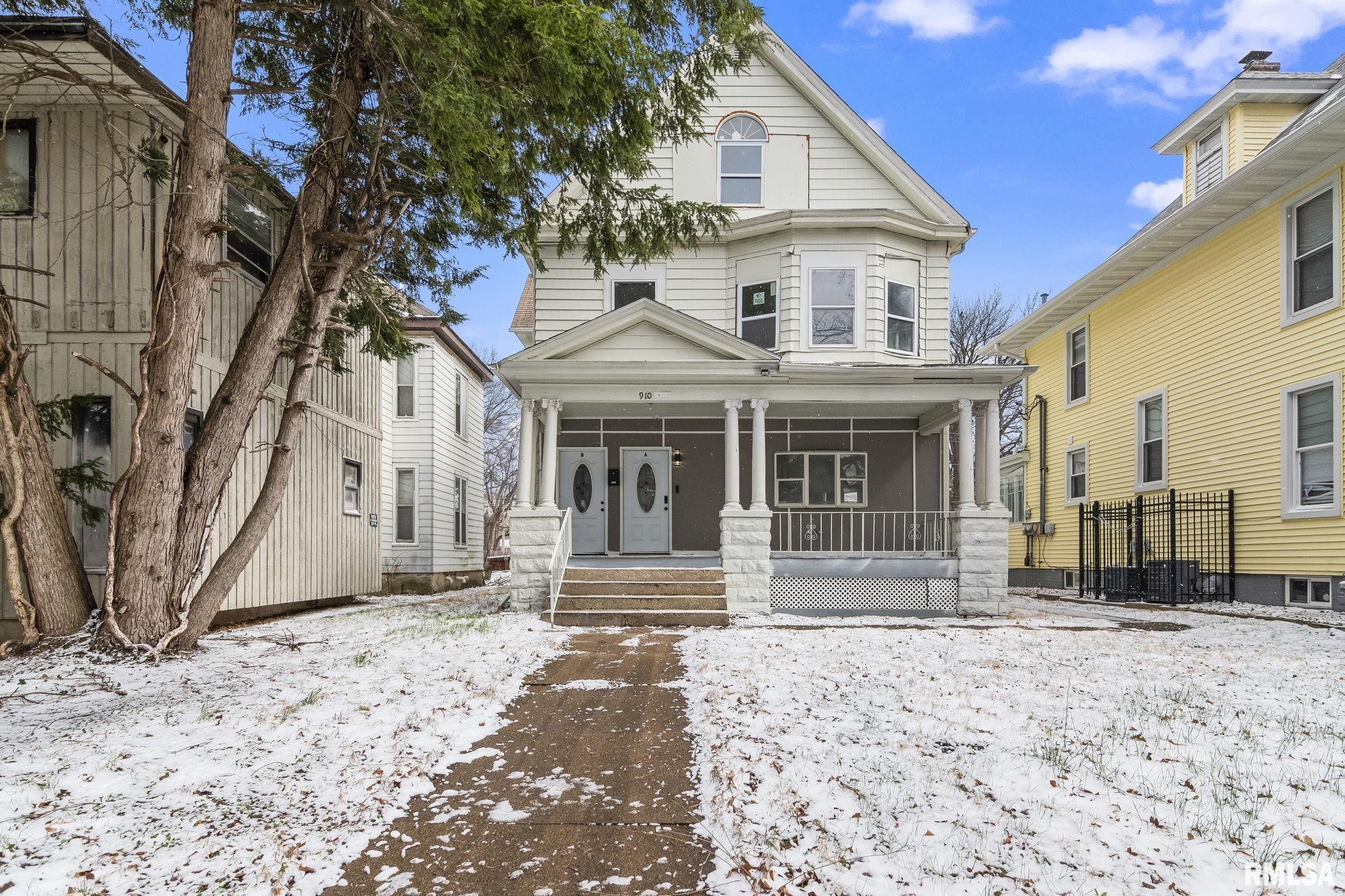 910 South 2nd Street Springfield, IL 62704 - Photo 1 of 20