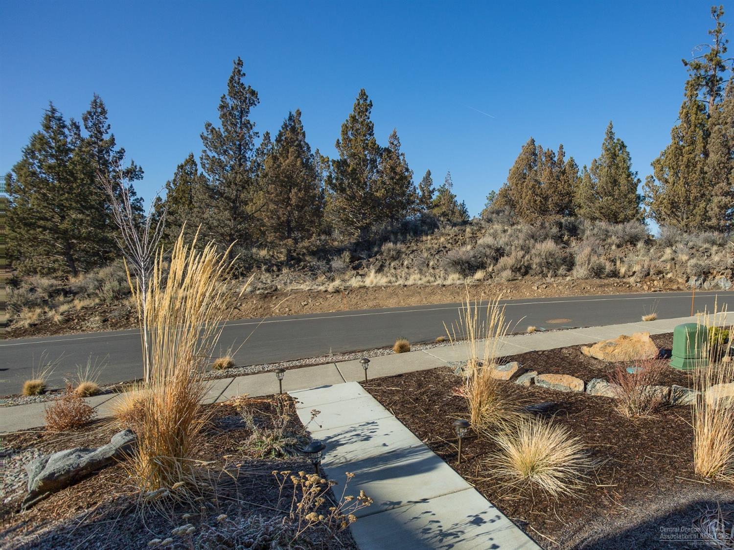 20848 Sotra Loop Bend, OR 97702 - Photo 3 of 25 Gallery Image 3