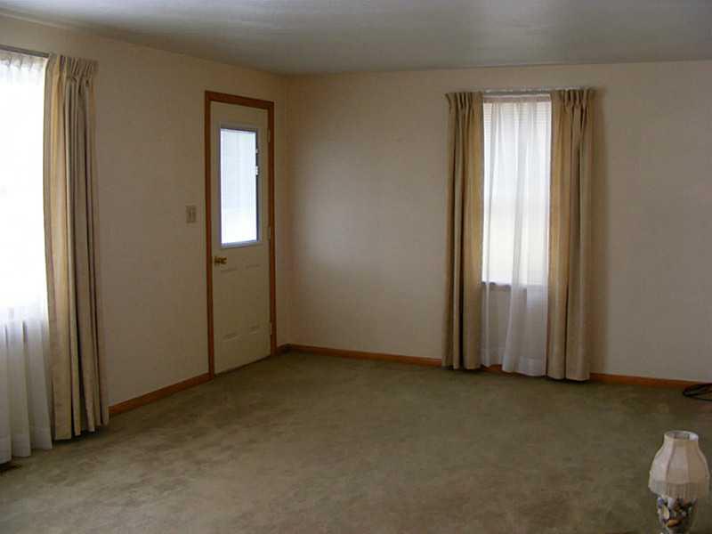 240 Rennick Road Butler, PA 16002 - Photo 3 of 10 Living Room.