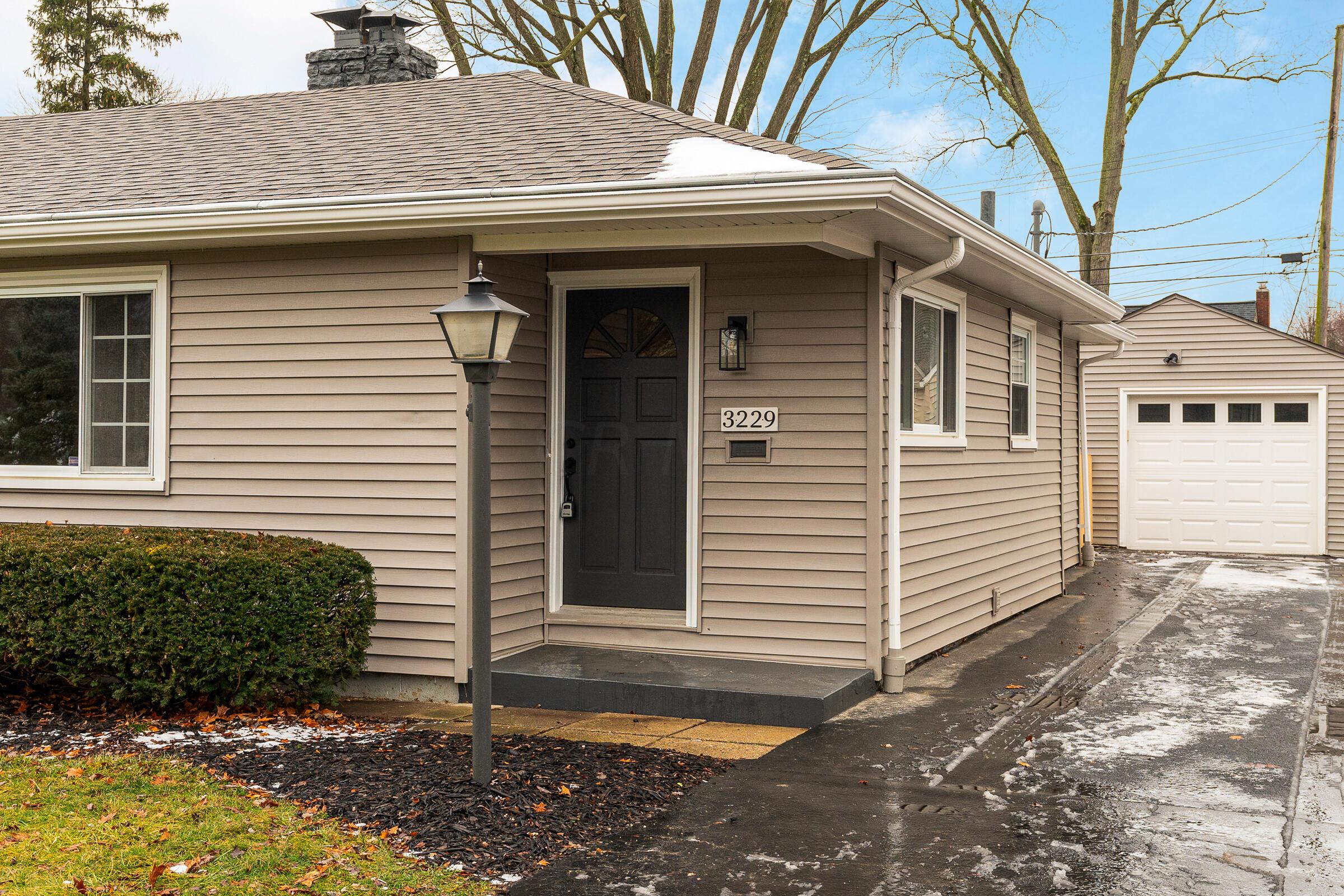3229 Kenyon Road Columbus, OH 43221 - Photo 3 of 51 3229 Kenyon Rd-3