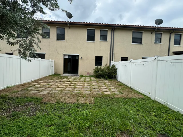 $3,700 | 3317 West 90th Street, Hialeah, FL 33018