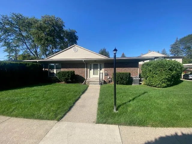 $120,000 | 22129 Kinyon Street, Taylor, MI 48180