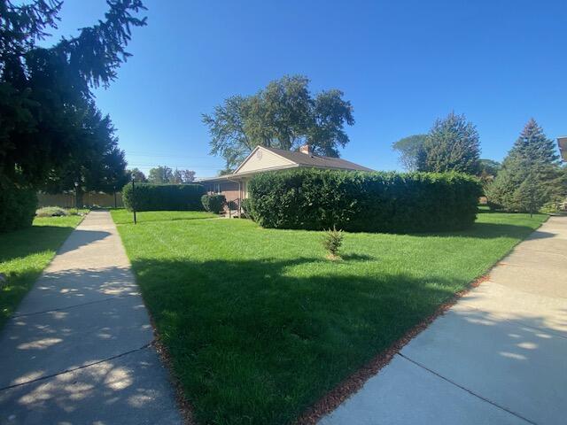 22129 Kinyon Street Taylor, MI 48180 - Photo 2 of 18 IMG_5431