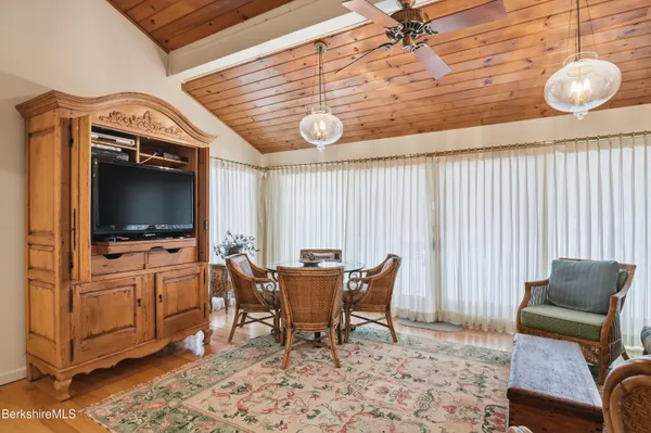 $1,400,000 | 2 St Andrews Court, Lenox, MA 01240