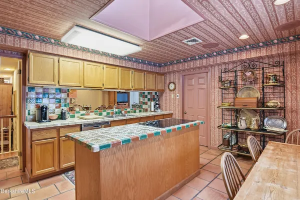 $1,400,000 | 2 St Andrews Court, Lenox, MA 01240