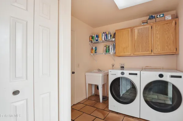 $1,400,000 | 2 St Andrews Court, Lenox, MA 01240