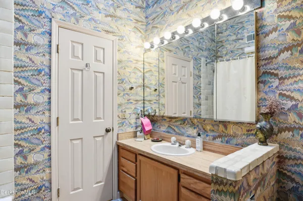 $1,400,000 | 2 St Andrews Court, Lenox, MA 01240