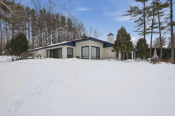 $1,400,000 | 2 St Andrews Court, Lenox, MA 01240