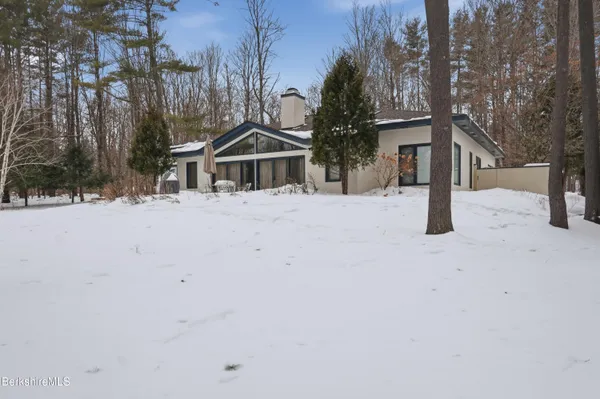 $1,400,000 | 2 St Andrews Court, Lenox, MA 01240