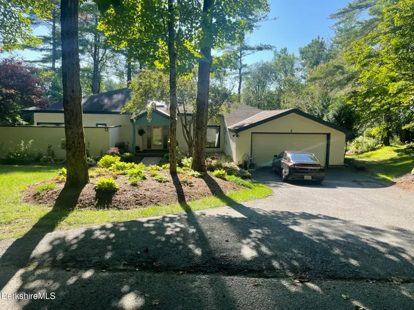 $1,400,000 | 2 St Andrews Court, Lenox, MA 01240