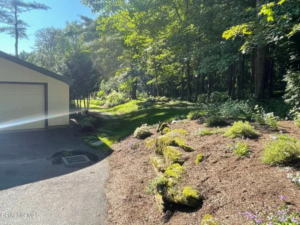 $1,400,000 | 2 St Andrews Court, Lenox, MA 01240
