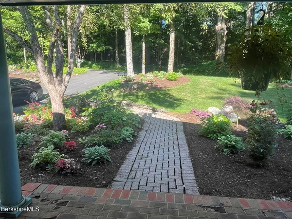 $1,400,000 | 2 St Andrews Court, Lenox, MA 01240