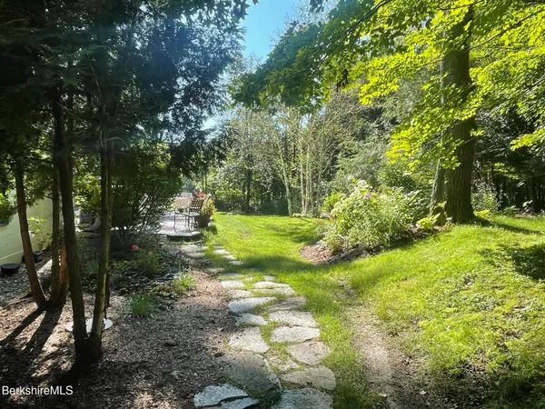 $1,400,000 | 2 St Andrews Court, Lenox, MA 01240