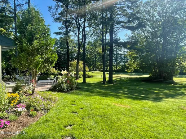 $1,400,000 | 2 St Andrews Court, Lenox, MA 01240