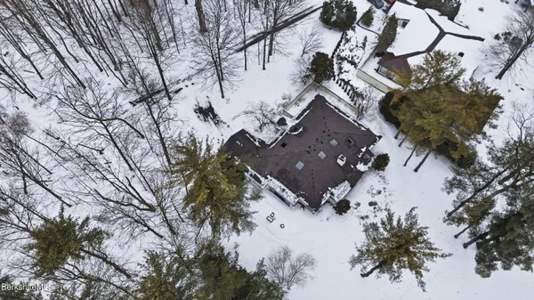 $1,400,000 | 2 St Andrews Court, Lenox, MA 01240