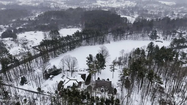 $1,400,000 | 2 St Andrews Court, Lenox, MA 01240