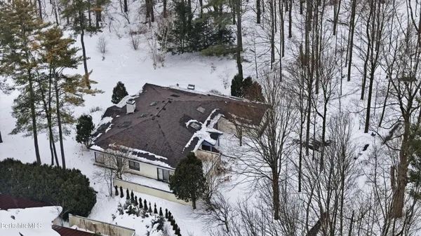 $1,400,000 | 2 St Andrews Court, Lenox, MA 01240