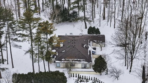 $1,400,000 | 2 St Andrews Court, Lenox, MA 01240