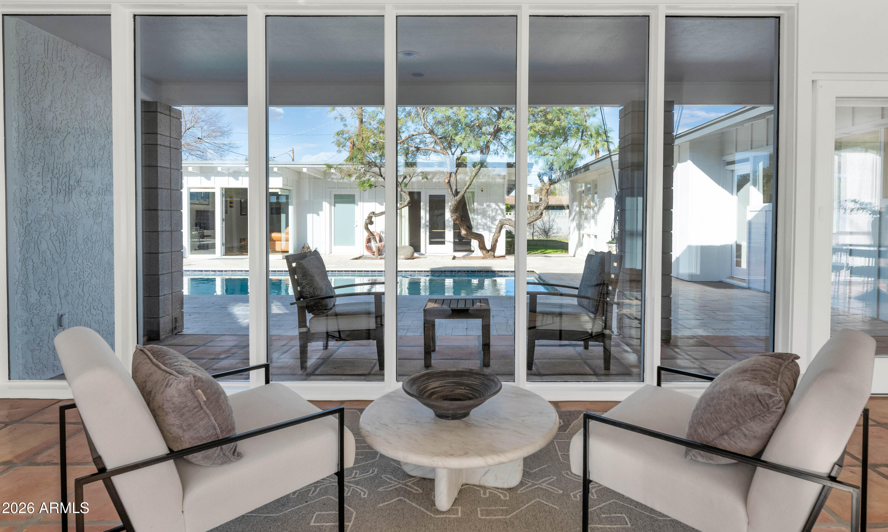 5612 North 22nd Street Phoenix, AZ 85016 - Photo 5 of 47 Sitting area
