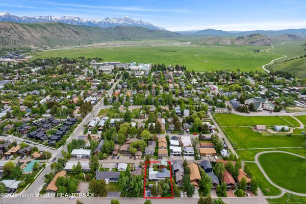 $3,900,000 | 663-665 East Kelly Avenue, Jackson, WY 83001