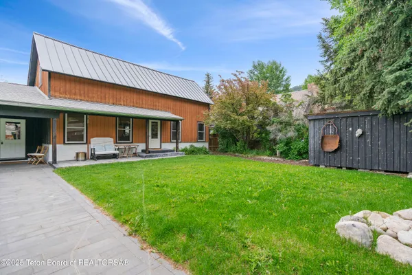 $3,900,000 | 663-665 East Kelly Avenue, Jackson, WY 83001
