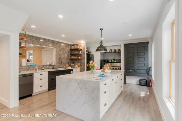 $3,900,000 | 663-665 East Kelly Avenue, Jackson, WY 83001