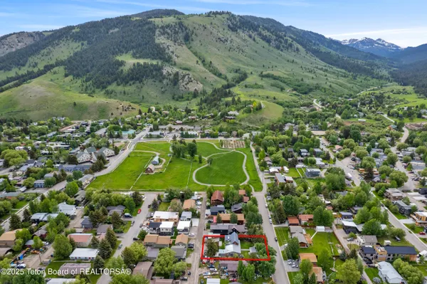 $3,900,000 | 663-665 East Kelly Avenue, Jackson, WY 83001