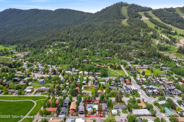 $4,250,000 | 663-665 East Kelly Avenue, Jackson, WY 83001