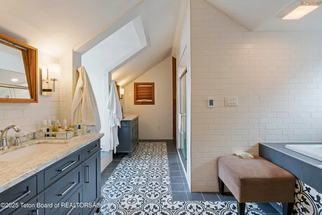 $4,250,000 | 663-665 East Kelly Avenue, Jackson, WY 83001