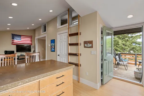 $3,900,000 | 663-665 East Kelly Avenue, Jackson, WY 83001