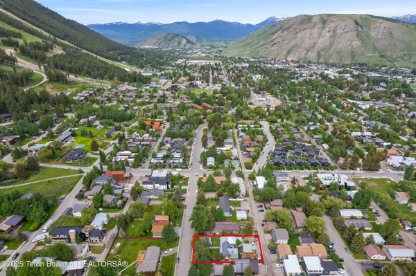 $3,900,000 | 663-665 East Kelly Avenue, Jackson, WY 83001
