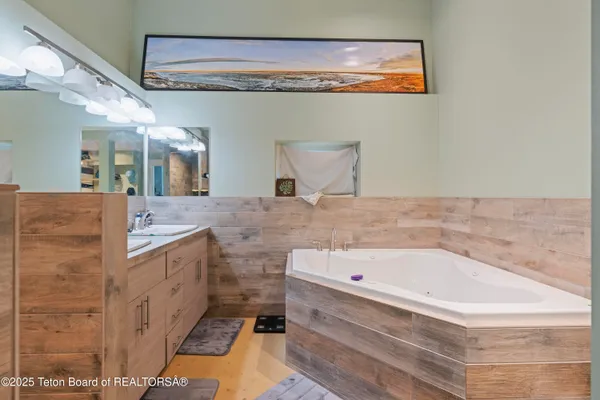 $3,900,000 | 663-665 East Kelly Avenue, Jackson, WY 83001