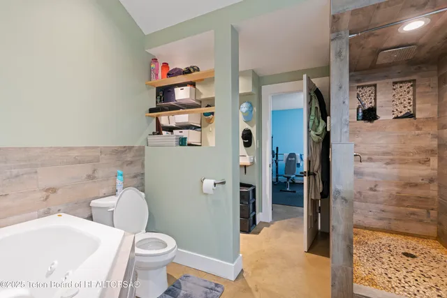 $4,250,000 | 663-665 East Kelly Avenue, Jackson, WY 83001