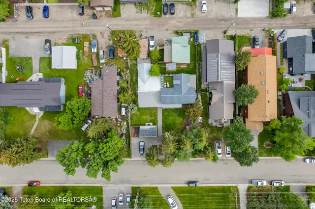 $4,250,000 | 663-665 East Kelly Avenue, Jackson, WY 83001