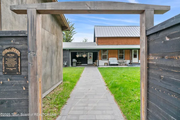 $3,900,000 | 663-665 East Kelly Avenue, Jackson, WY 83001