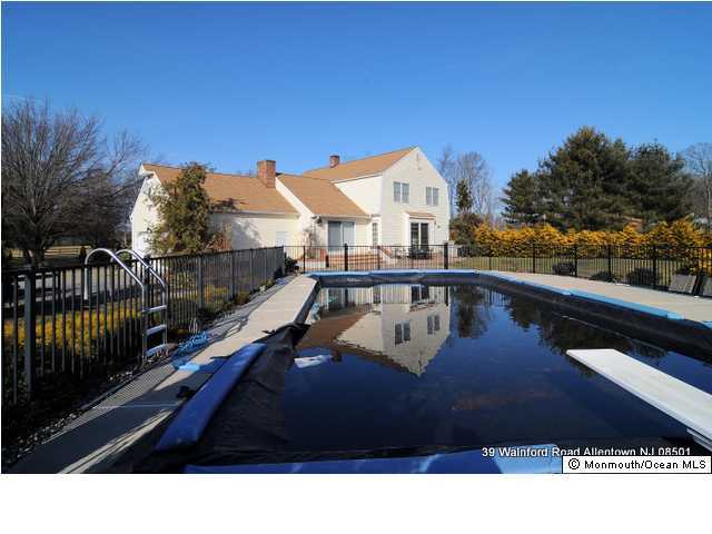 39 Walnford Road Cream Ridge, NJ 08514 - Photo 1 of 3 Primary Photo