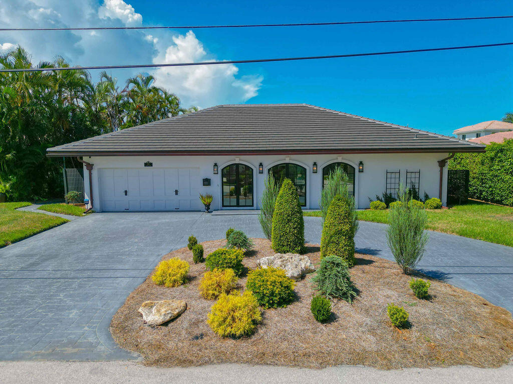713 Forsyth Street Boca Raton, FL 33487 - Photo 2 of 39 Front