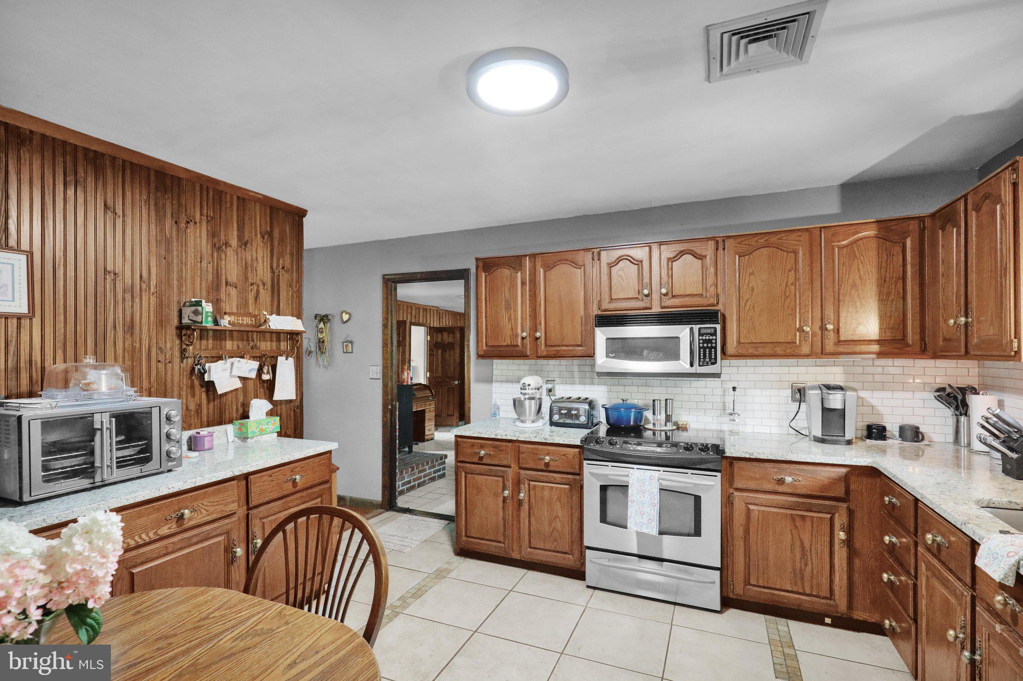 620 Gouglersville Road Reading, PA 19608 - Photo 20 of 47 360_5816