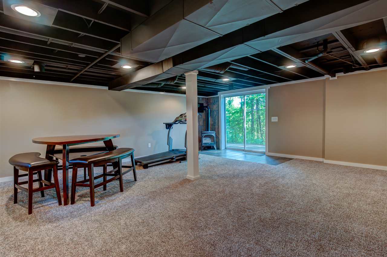 9139 North Long Lake Road Traverse City, MI 49685 - Photo 33 of 44 1820118-32.JPG