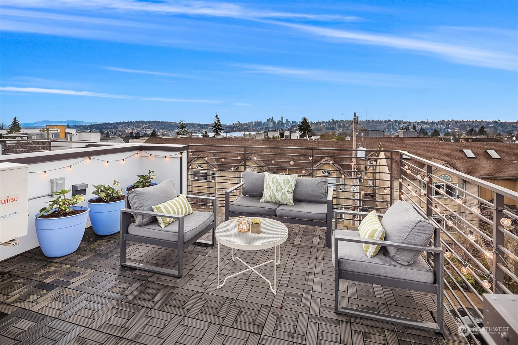 718 North 43rd Street Seattle, WA 98103 - Photo 3 of 28 Gallery Image 3