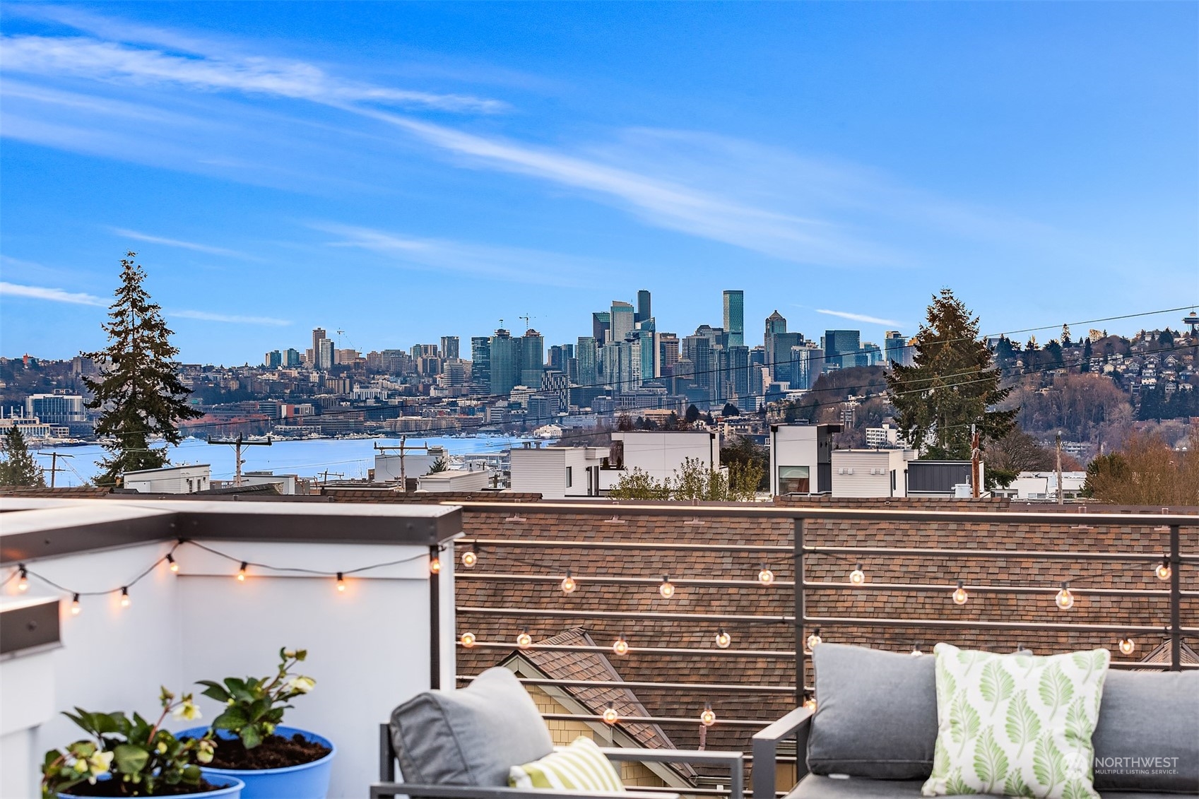 718 North 43rd Street Seattle, WA 98103 - Photo 4 of 28 Gallery Image 4