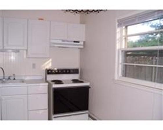 630 Bradley Road Springfield, MA 01109 - Photo 5 of 13